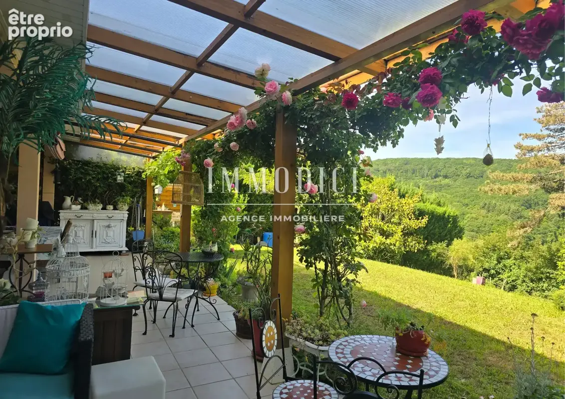 Photo Maison à Burgy au prix de 330 000€