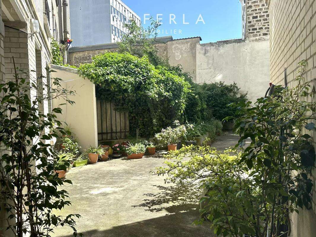PARIS XIVème - Appartement 2 pièces - Calme et luminosité - photo 6