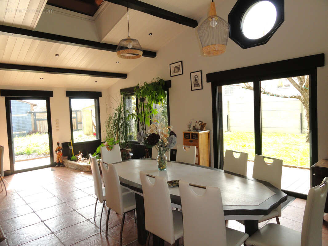 Maison à SAINT-VARENT