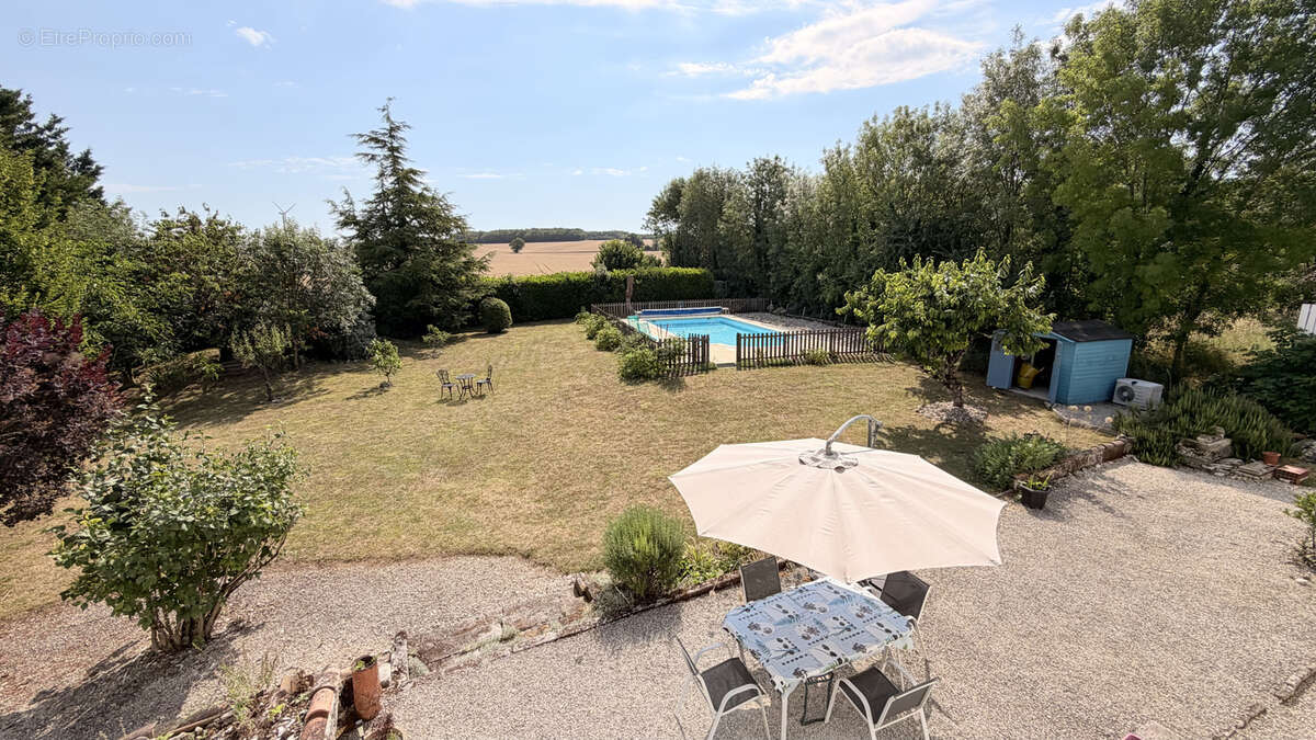 Jolie maison charentaise de caractère - photo 2