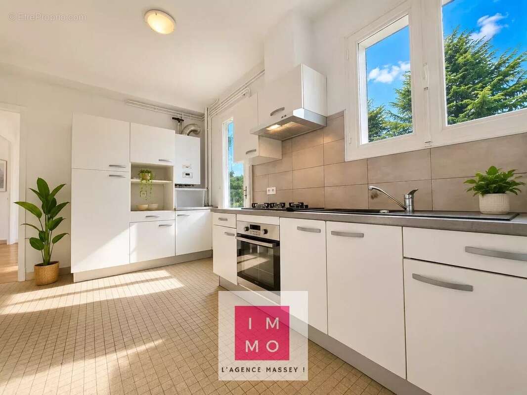 Maison familiale sur deux niveaux – 3 /4  chambres, double garage - photo 7