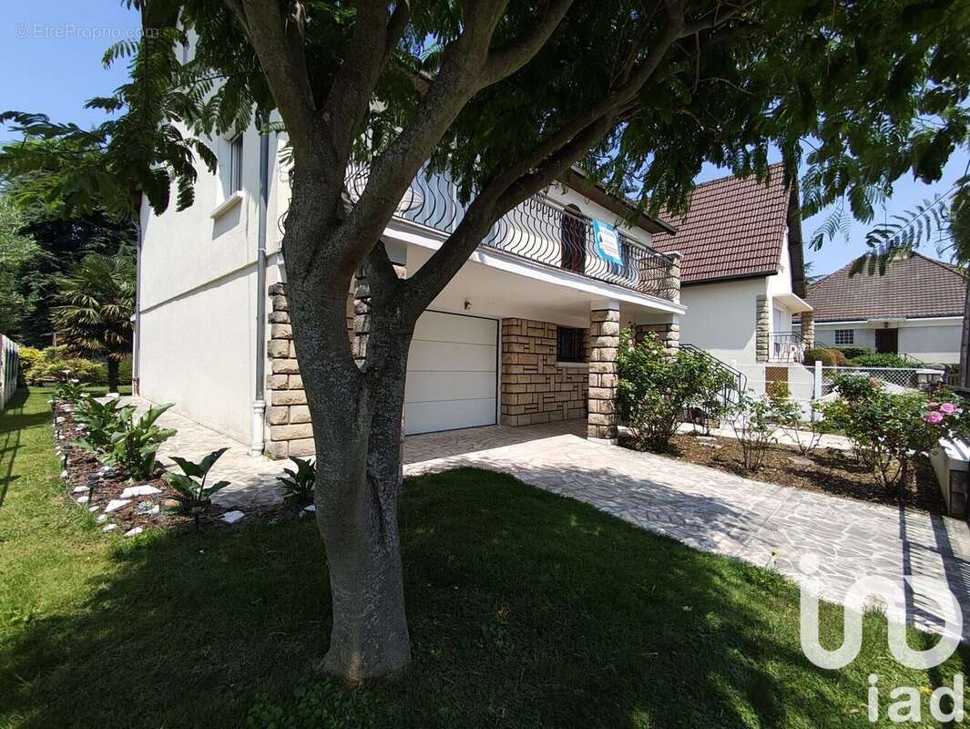 Photo 2 - Maison à TREMBLAY-EN-FRANCE