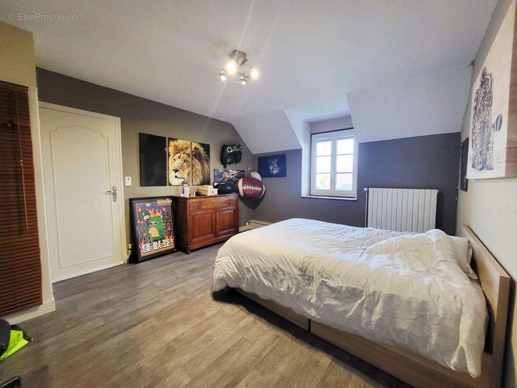 Maison 134m² habitable, 4 chambres, garages, patio et jardin - photo 9