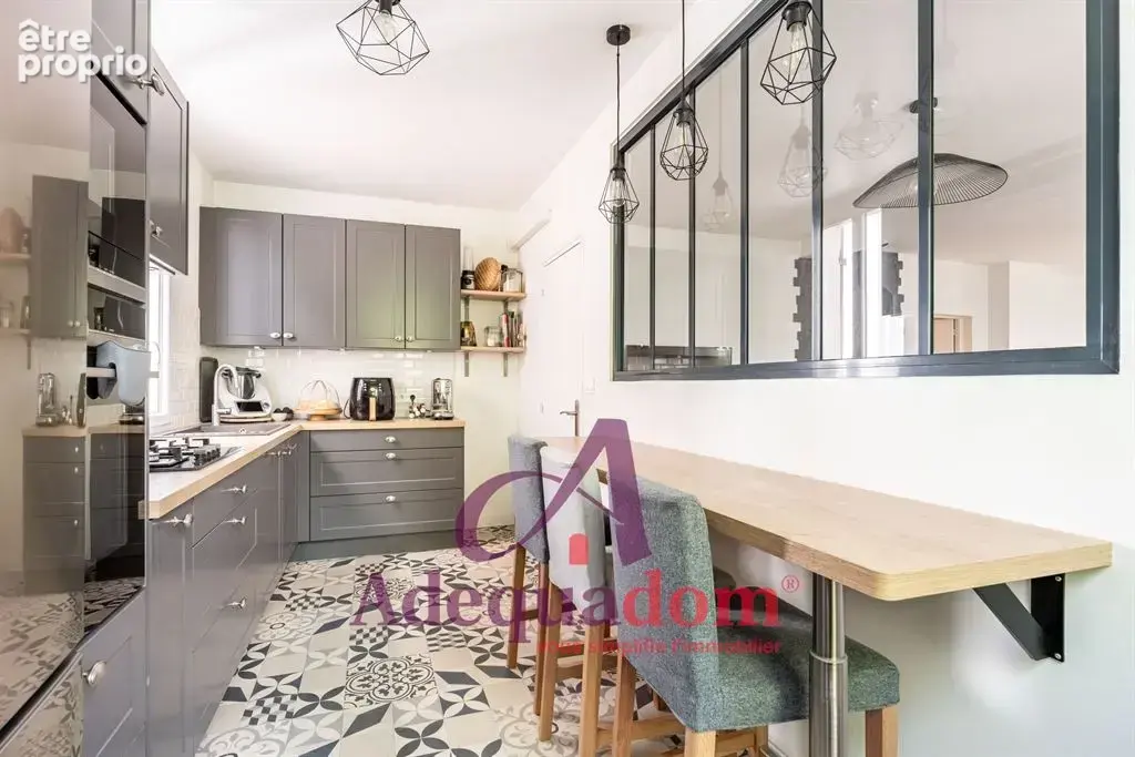 Maison familiale avec jardin et stationnement - photo 12
