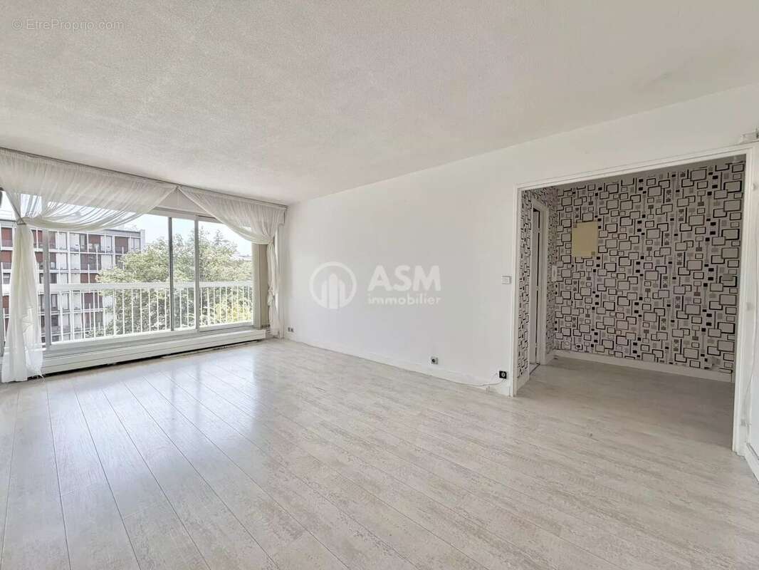 A VENDRE - 3 pièces avec balcons, parking et cave - photo 5