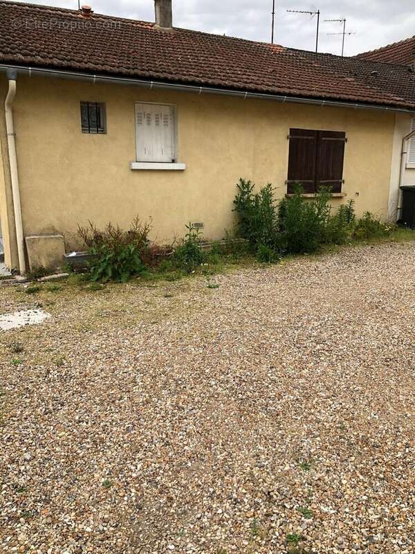 Maison à JUZIERS