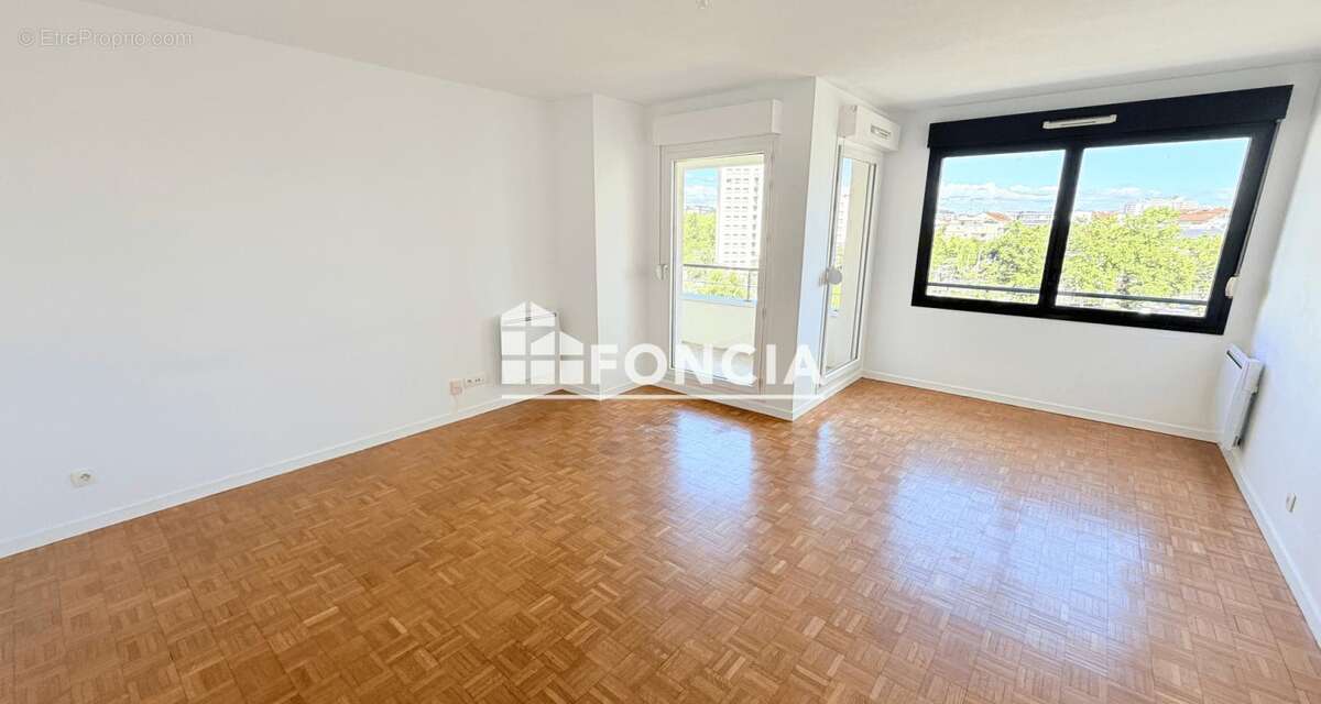 Appartement à LYON-8E