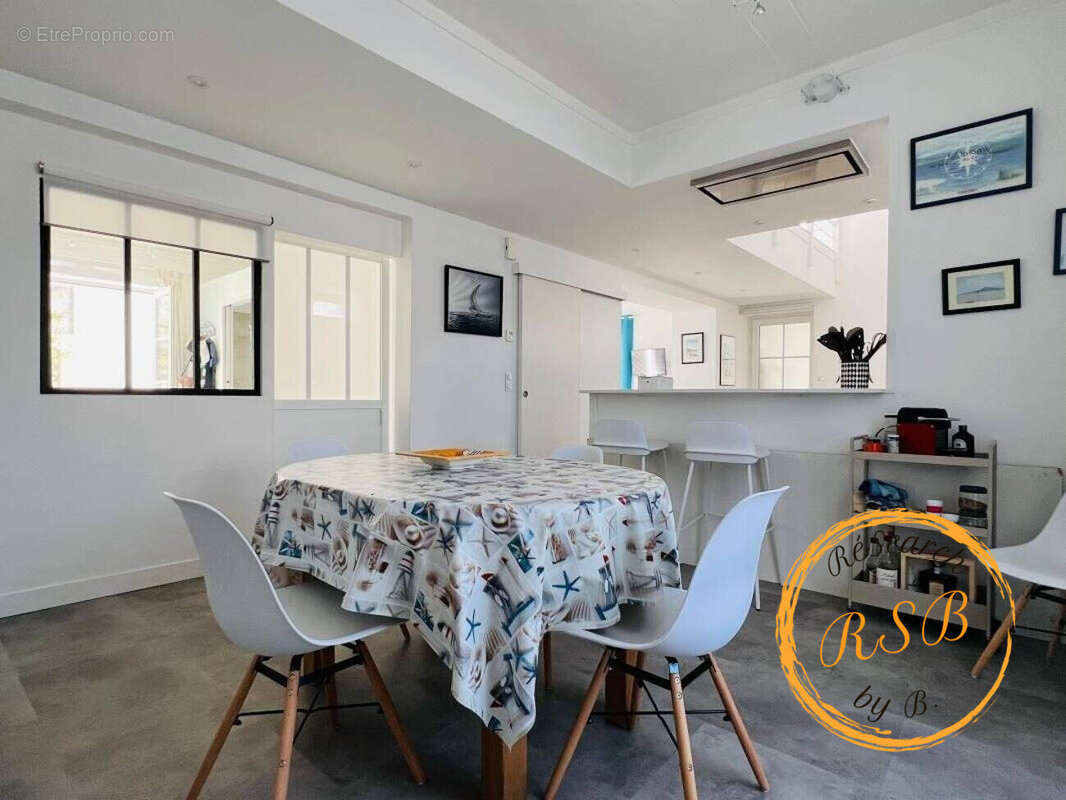 Maison 131 m² à Rivedoux-Plage  - photo 4