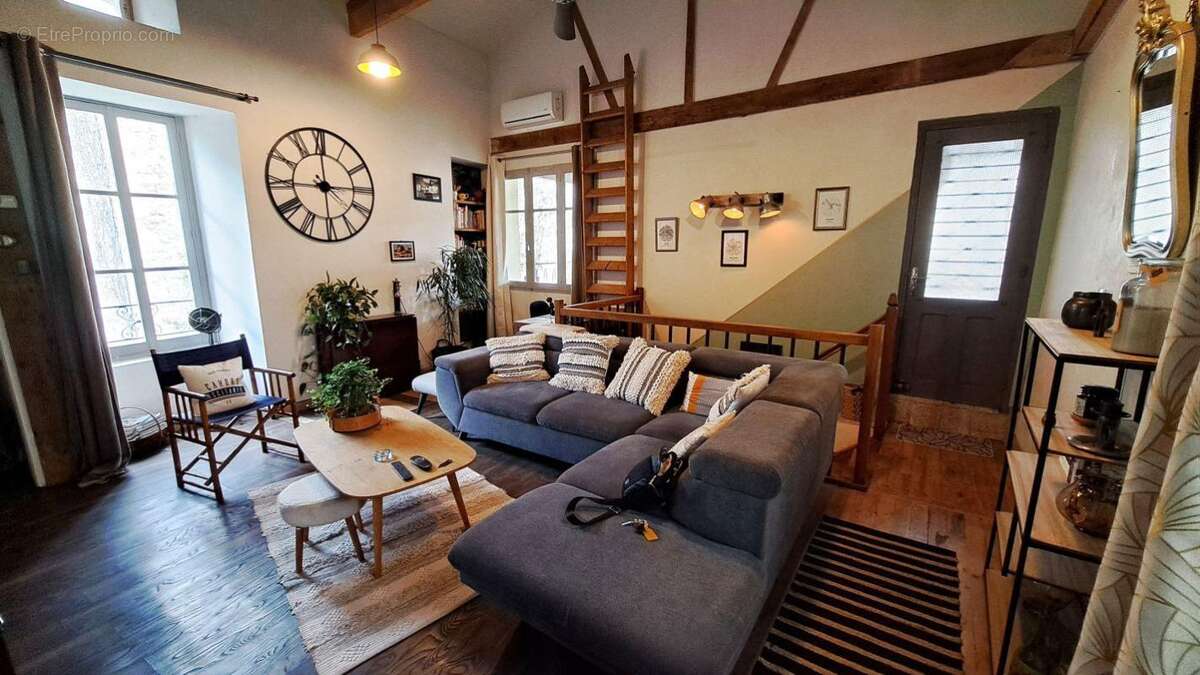 Maison à PUY-L'EVEQUE
