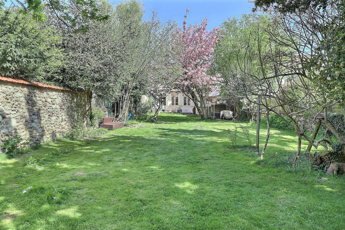 Maison à SAINT-NOM-LA-BRETECHE