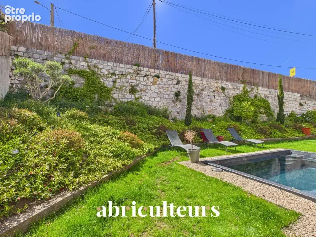 Maison familiale contemporaine de 120 m² de DPE A avec Mini-piscine éco en vente au Centre Saint-Laurent-du-Var (06700) - photo 21