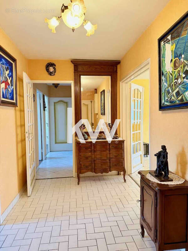 Appartement 92 m² à Saint-Etienne  - photo 7
