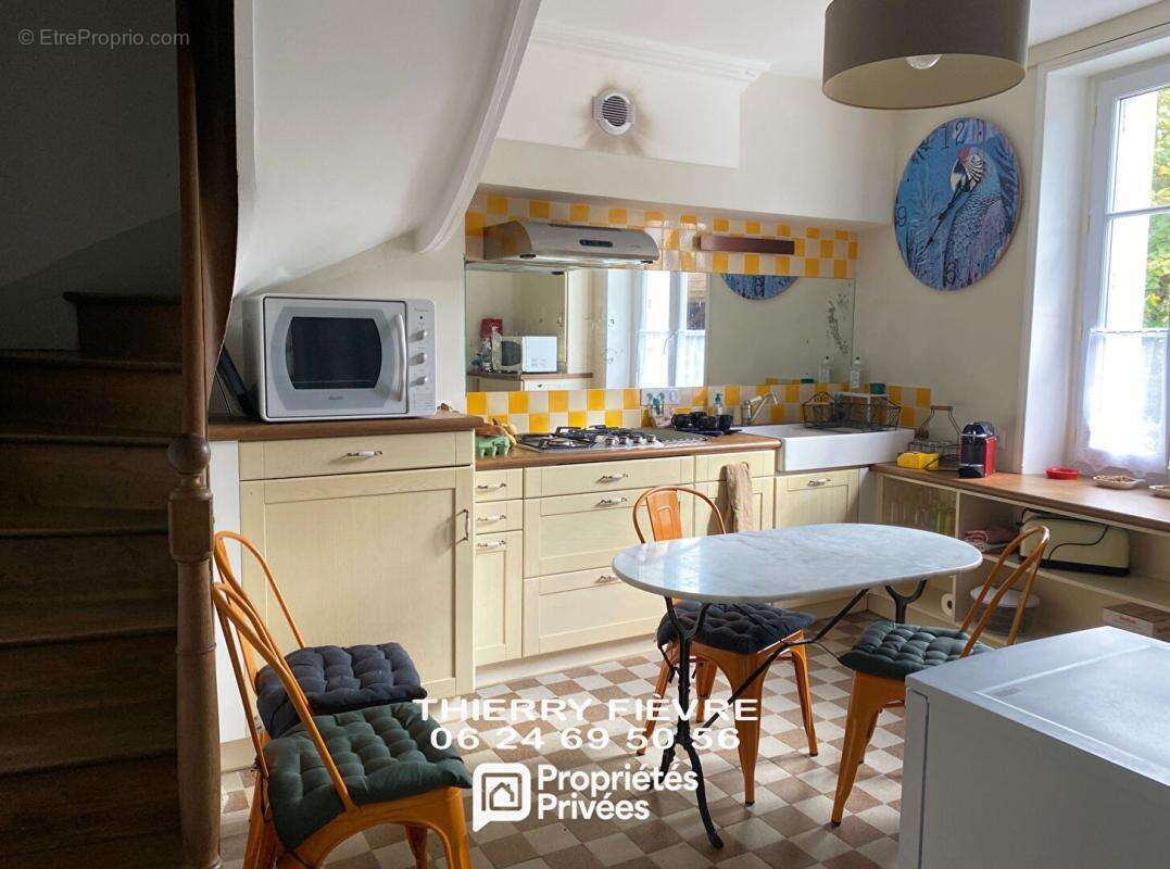 Maison à VILLAINES-LES-ROCHERS