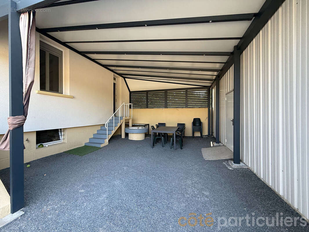 Coup de coeur à Orval : maison rénovée et dépôt d'artisan de 115 m² - photo 13