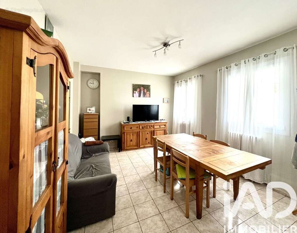 Photo 2 - Maison à SARCELLES