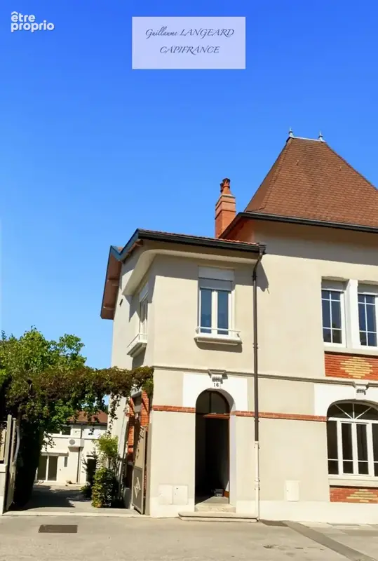 À vendre Oyonnax Centre (01100) – Demeure bourgeoise de caractère - 124 m2 - 250 m2 de terrain - photo 3