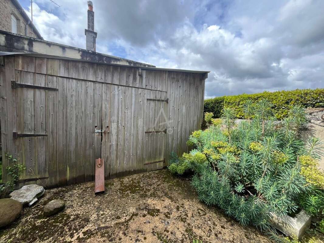 Maison à LOUVIGNE-DU-DESERT
