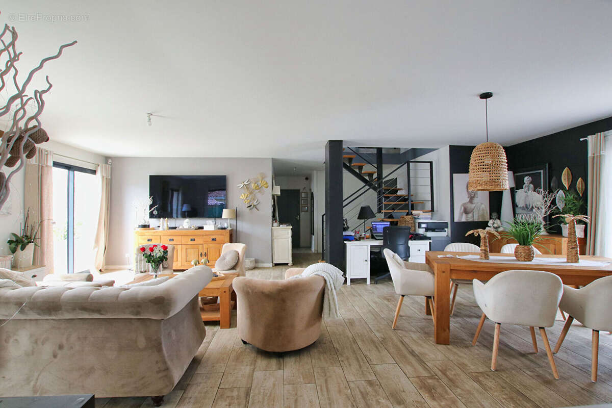Maison à VILLETTE-D'ANTHON
