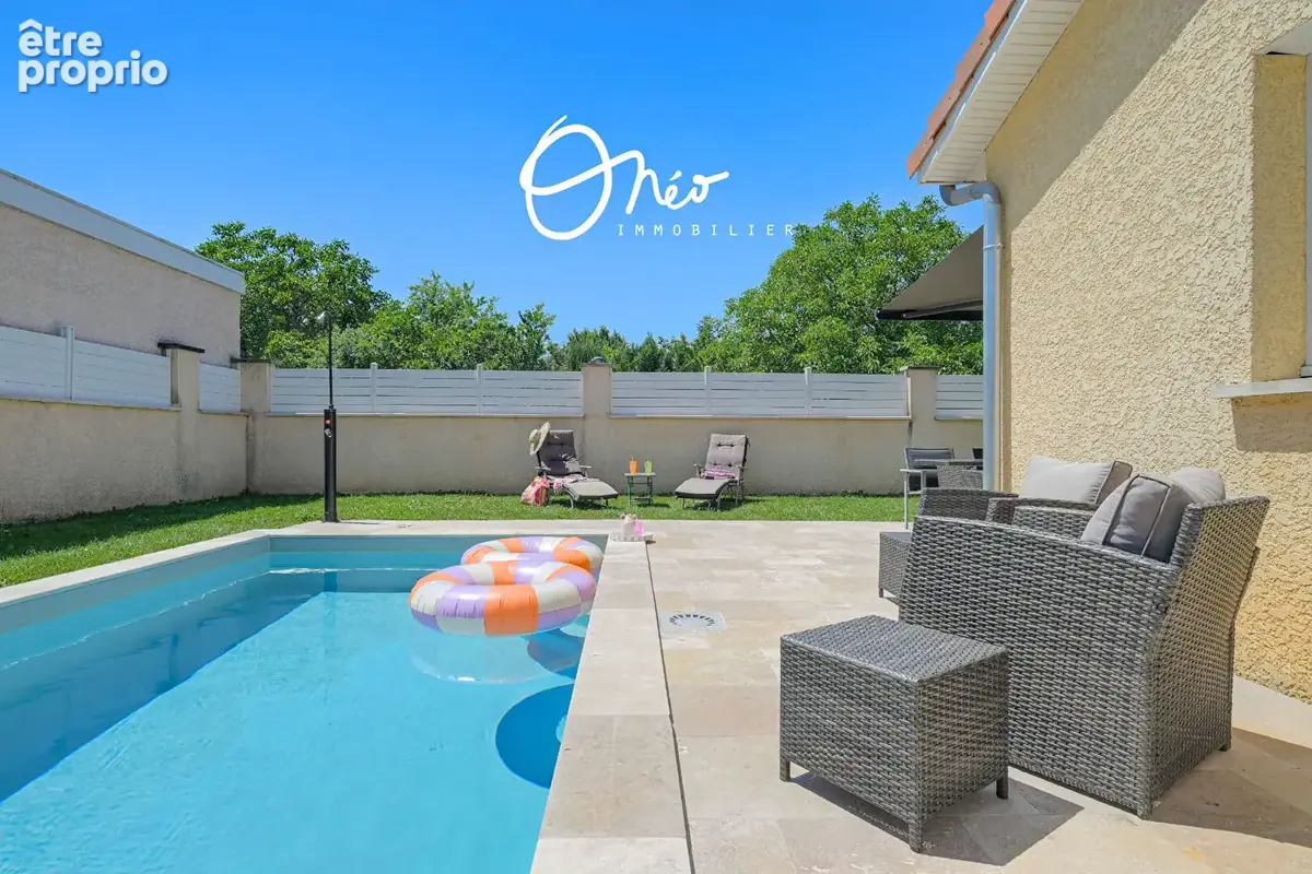 Maison 5 pièces de 110 m2 avec garage double - Piscine - photo 2