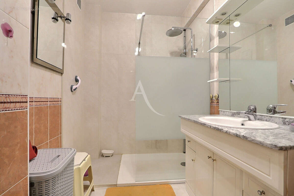 Appartement à AUBERVILLIERS