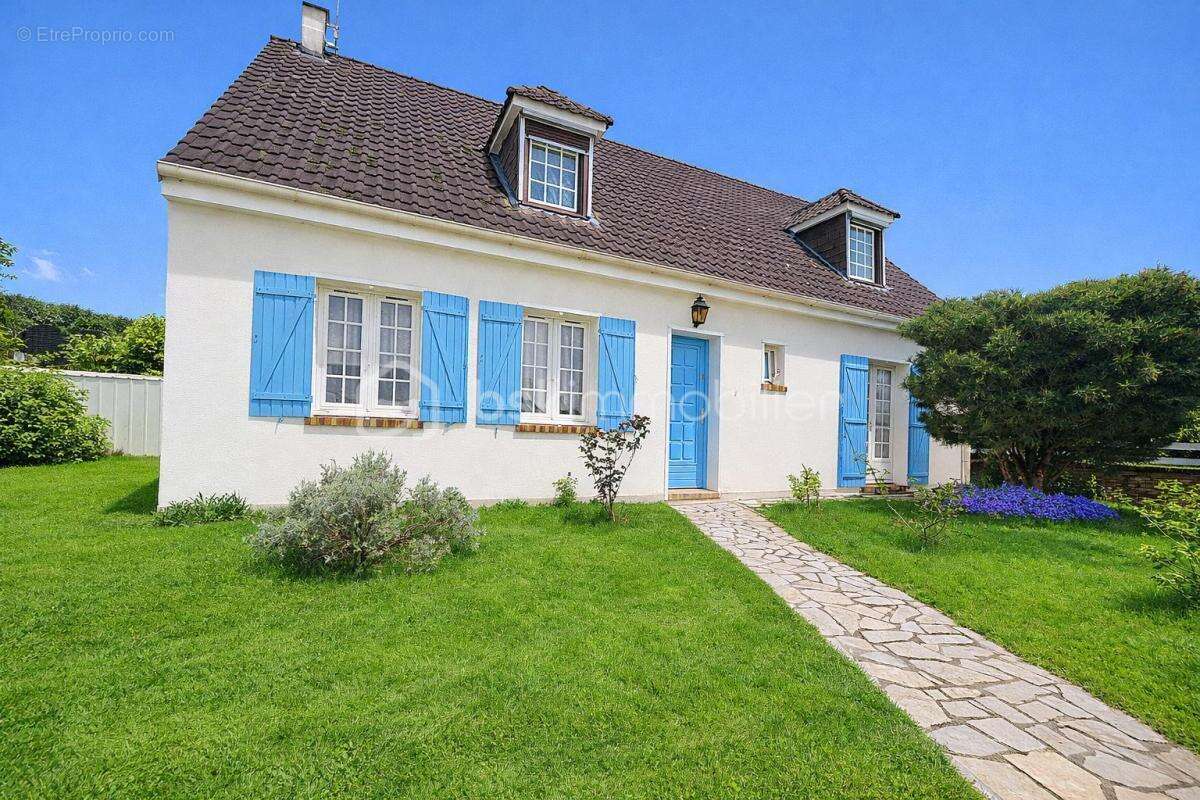 Maison à EPERNON