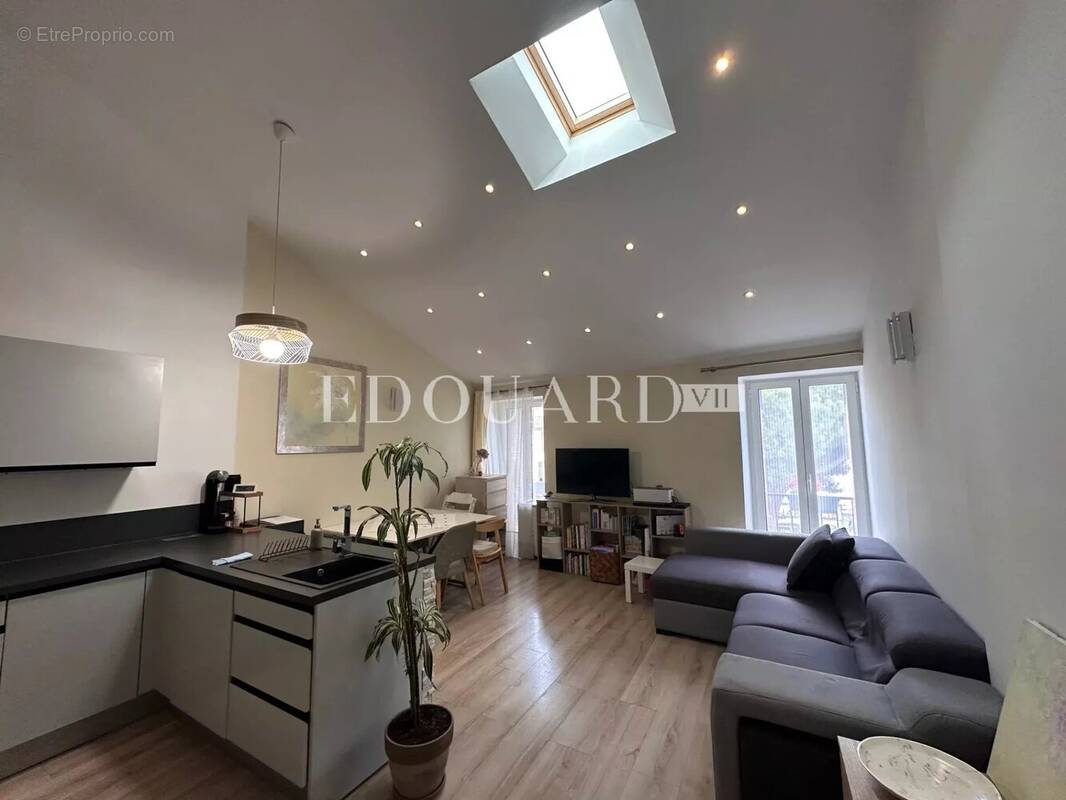 Appartement à LA TURBIE