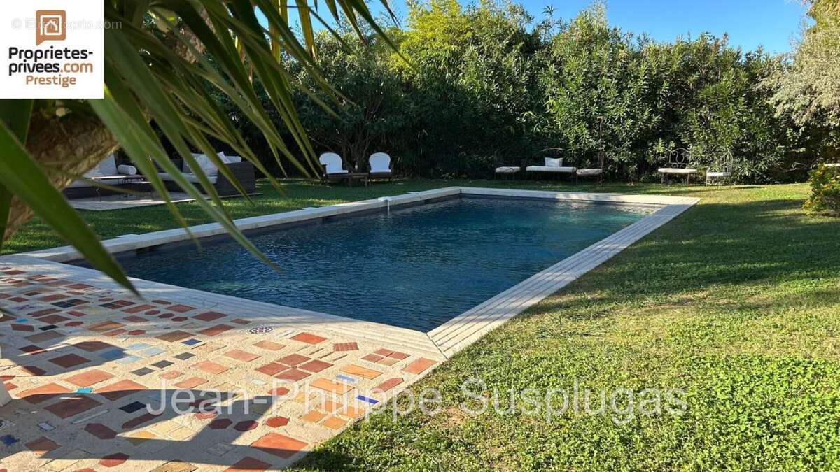 Maison à SAINT-CYR-SUR-MER