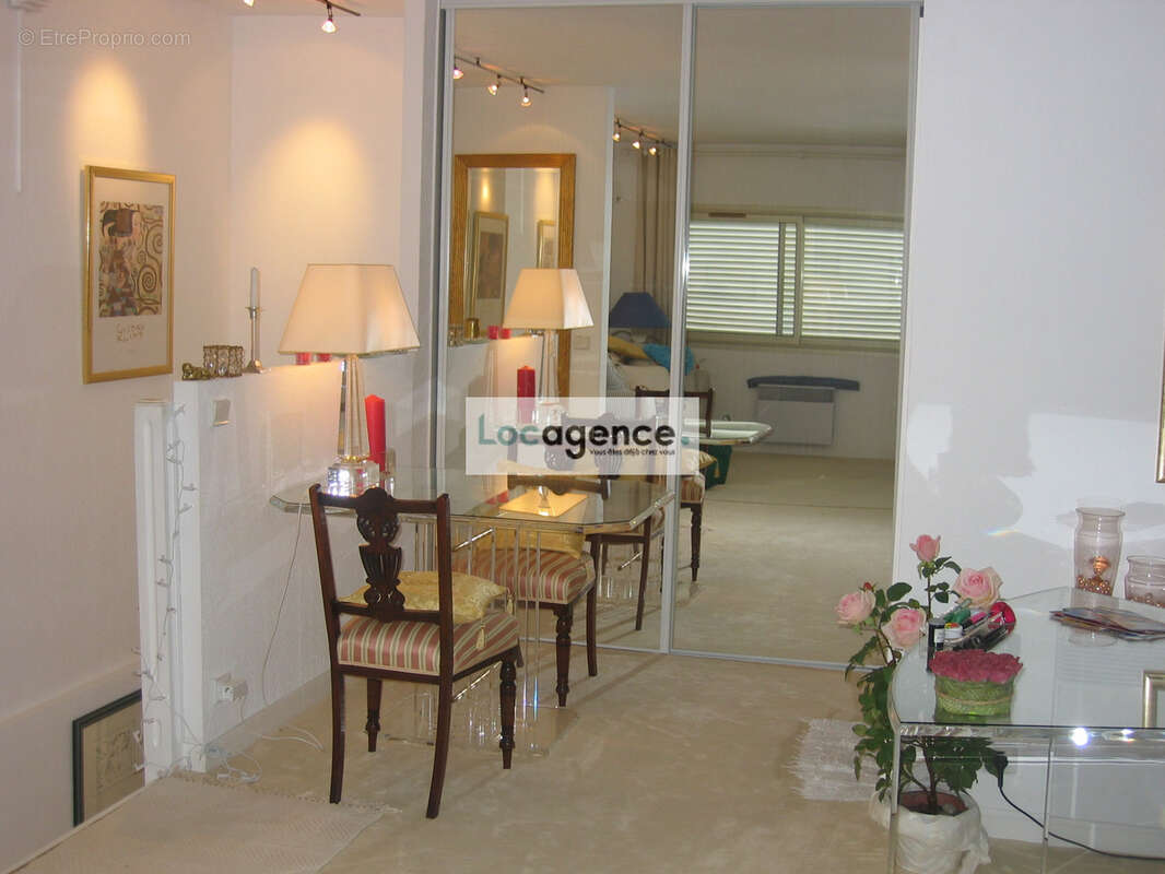 Appartement à MANDELIEU-LA-NAPOULE