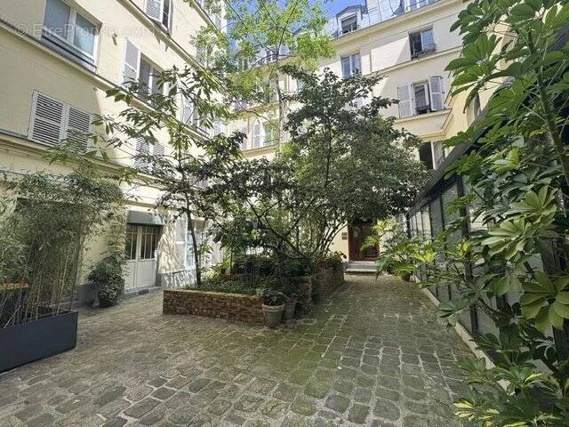 Appartement à PARIS-10E