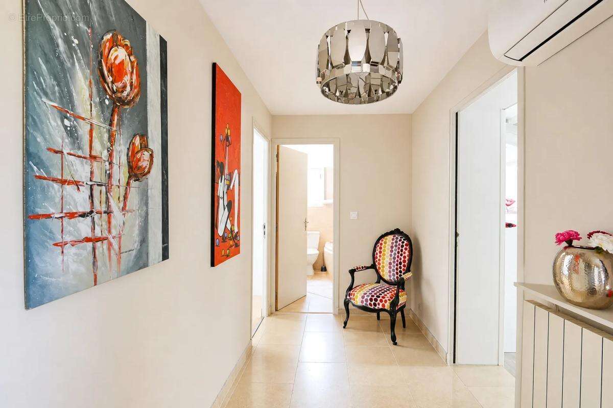 Maison de 6 pièces de 153,72 m² à Vedène - photo 7