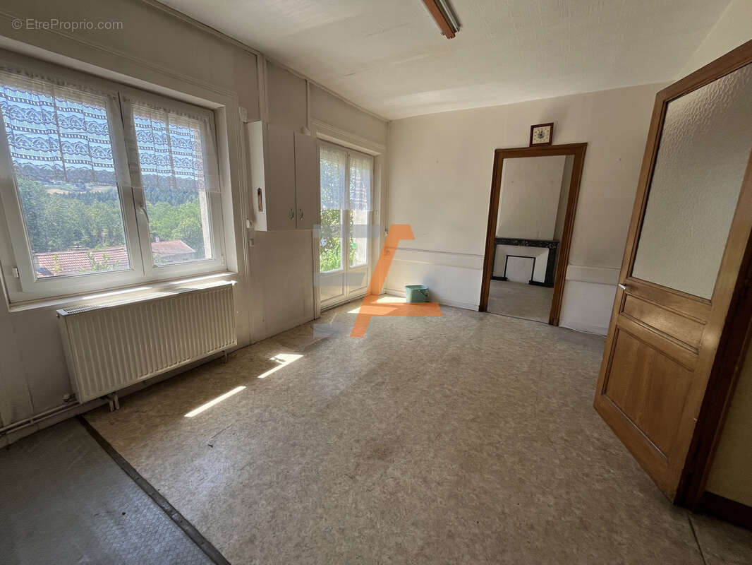 Maison avec extérieur à rénover entièrement - photo 6