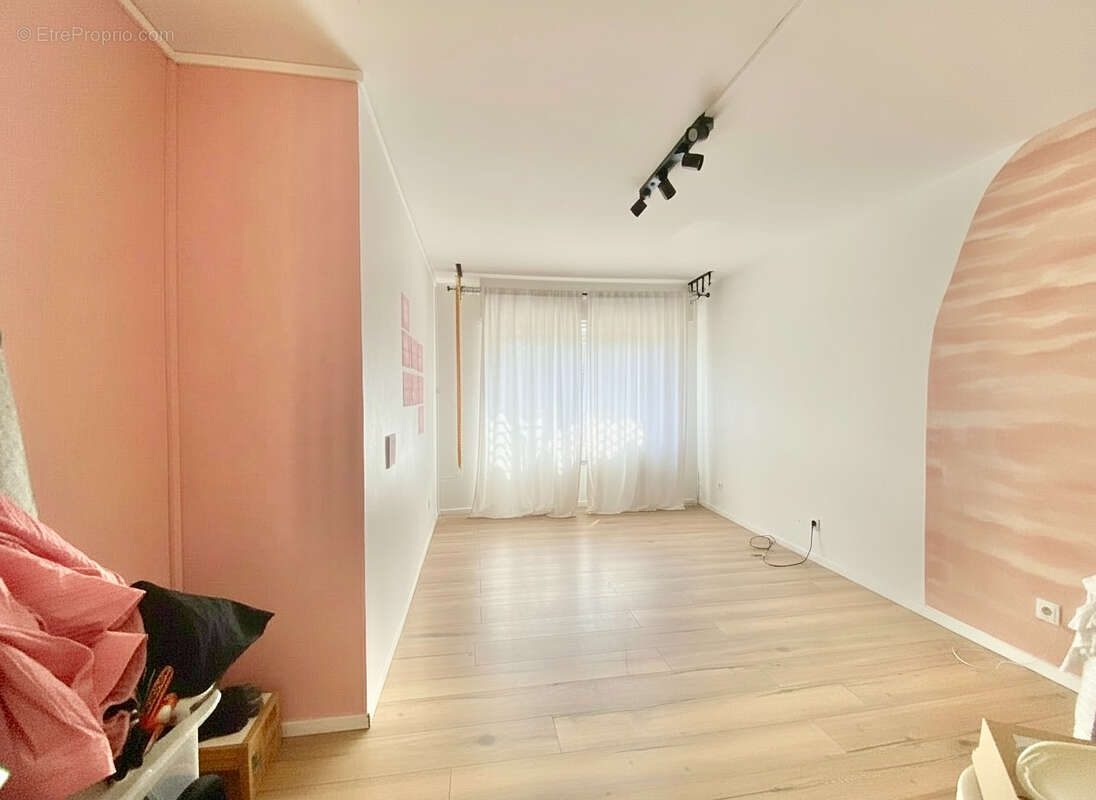 Appartement à MARSEILLE-4E