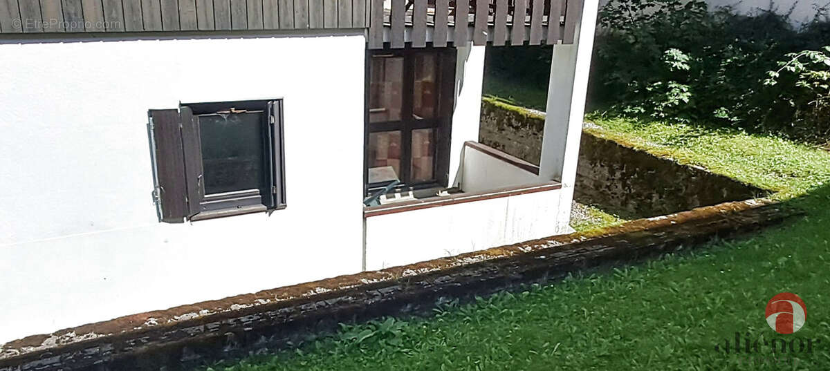 Appartement à MORILLON