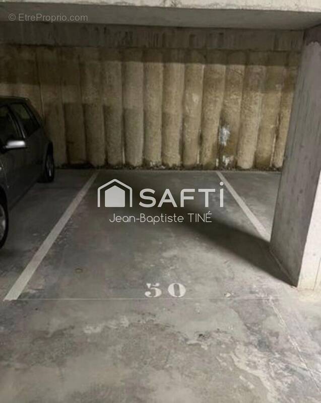 Photo 1 - Parking à BRUGUIERES