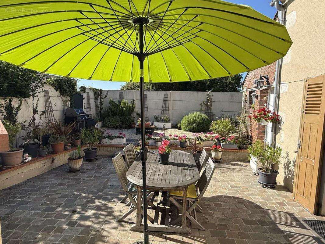 Maison à CONDE-SUR-HUISNE