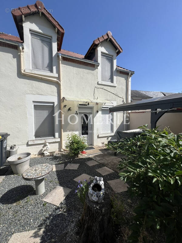 Maison à VEAUGUES