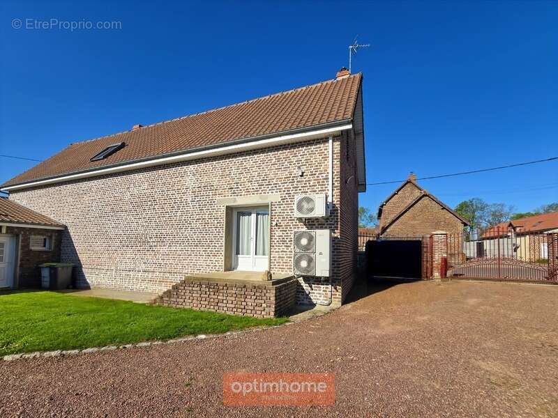 Maison à MOYENNEVILLE