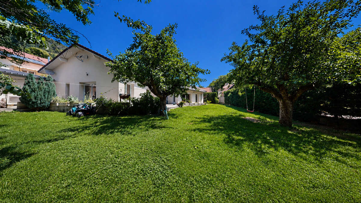 Maison à SAINT-MARTIN-D'URIAGE