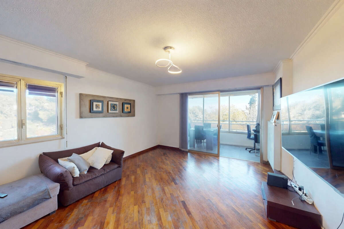 Appartement à VILLENEUVE-LOUBET