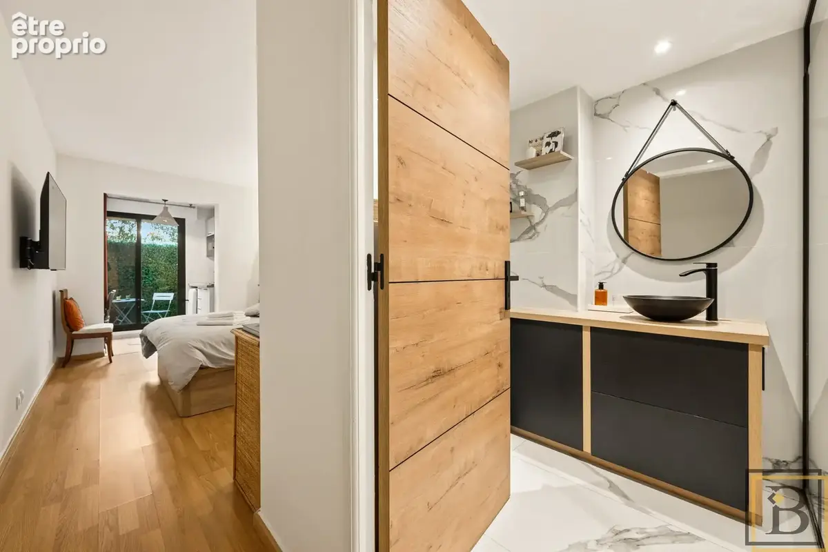Superbes rénovations et prestations de qualité pour ce 4 pièces de 96 m2 avec piscine - photo 12