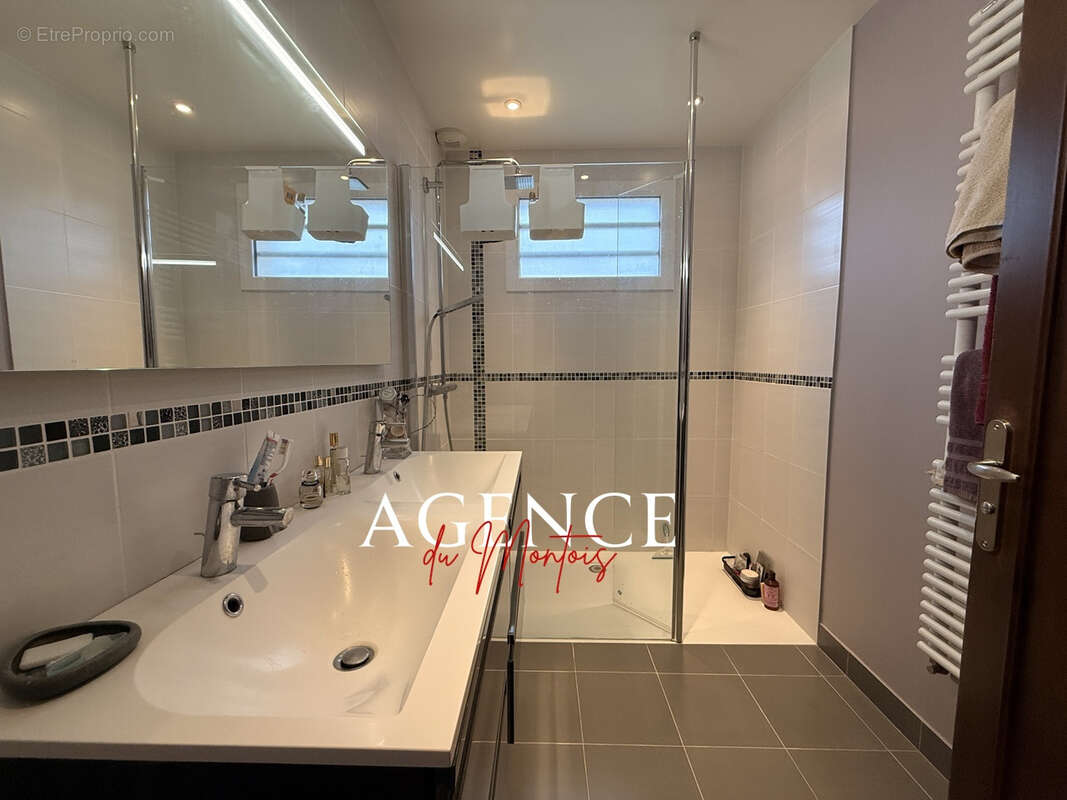 Maison à LONGUEVILLE