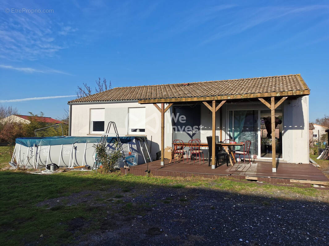 Maison à AMBARES-ET-LAGRAVE
