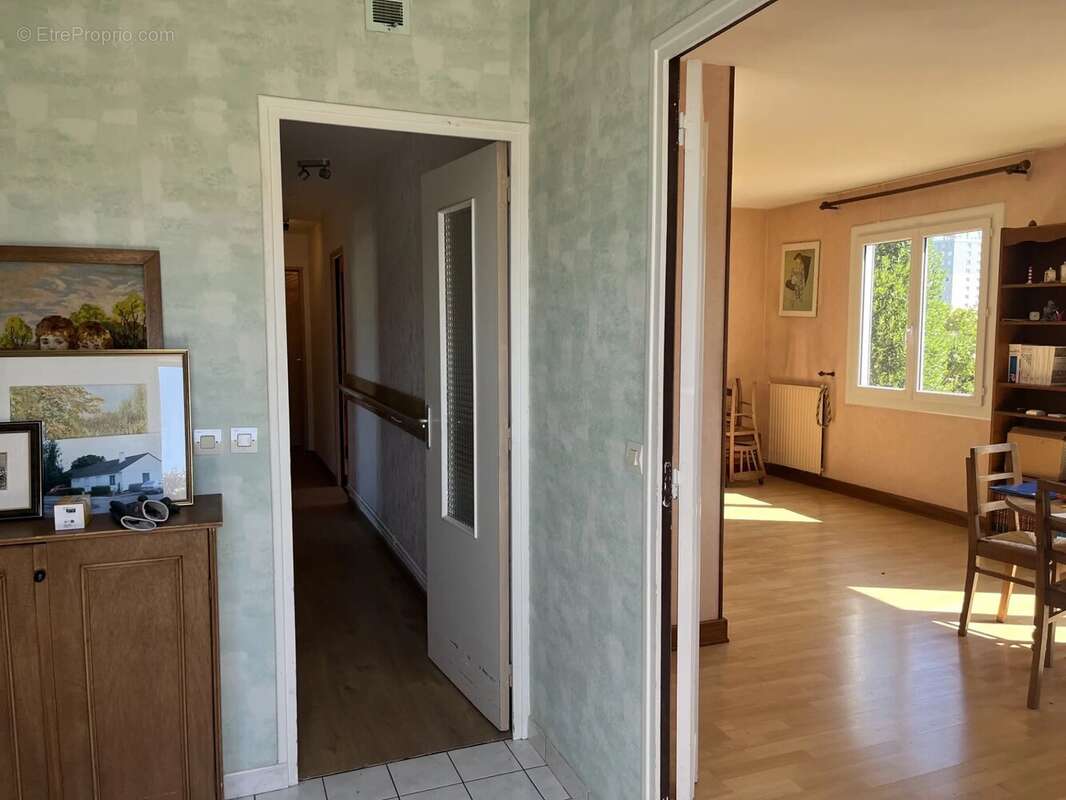 quartier saint Acheul / plain pied / garage + accès terrain - photo 6