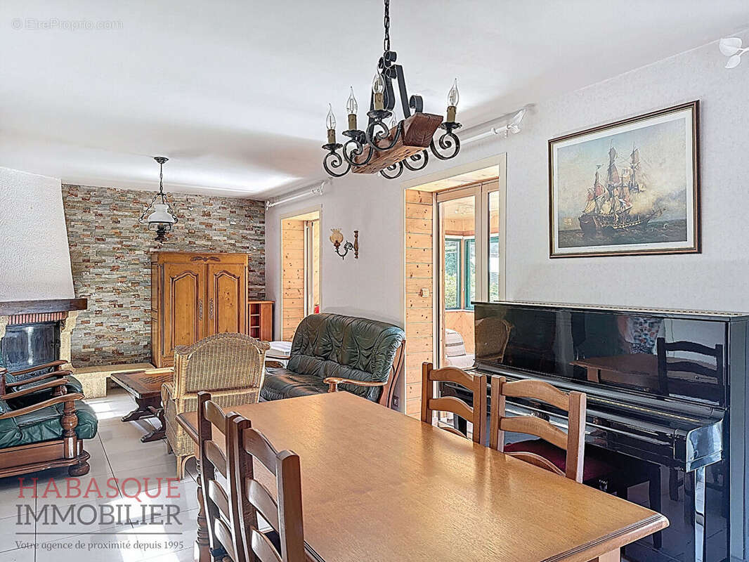 Charmante Maison à Vendre à Landerneau - Idéale pour votre Famille ! - photo 5
