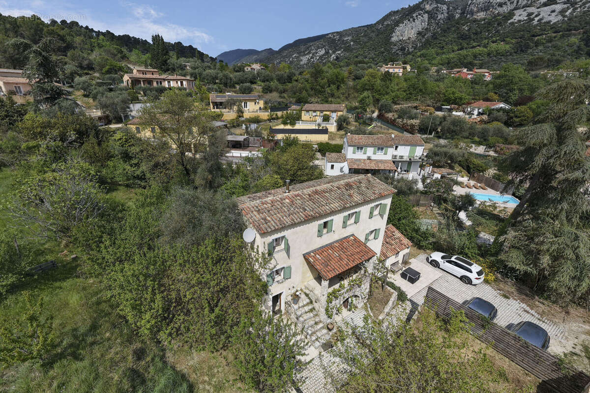 Maison à TOURRETTE-LEVENS