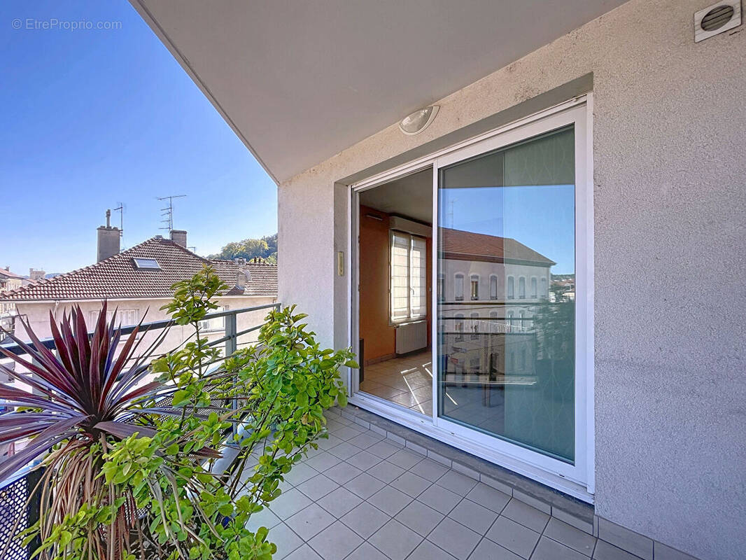 Appartement à BOURGOIN-JALLIEU