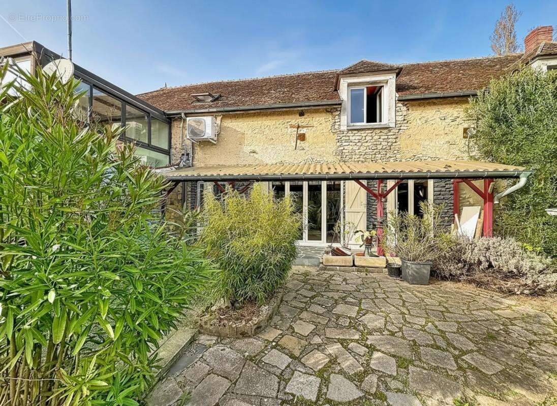 Maison à CHALAUTRE-LA-GRANDE