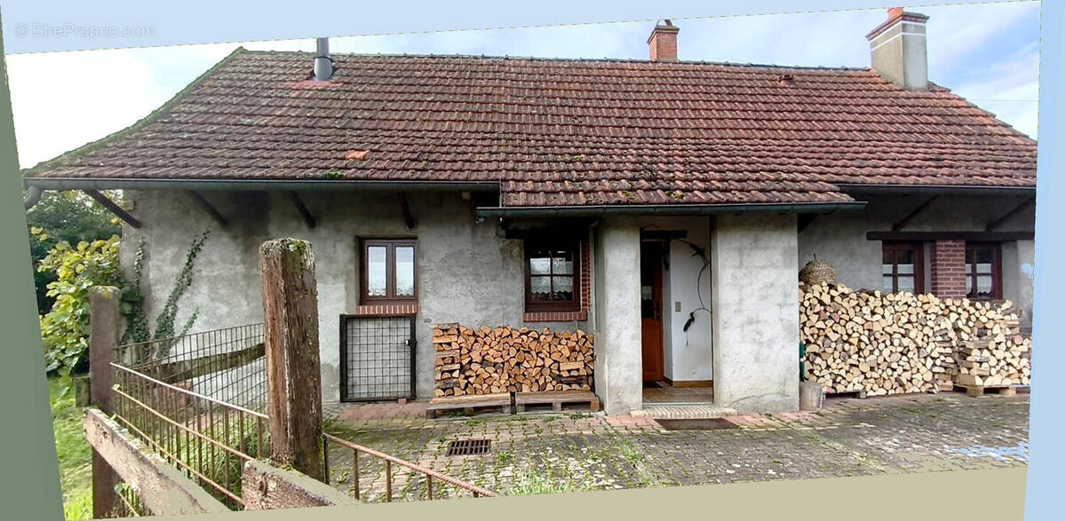 Maison à CHARETTE-VARENNES