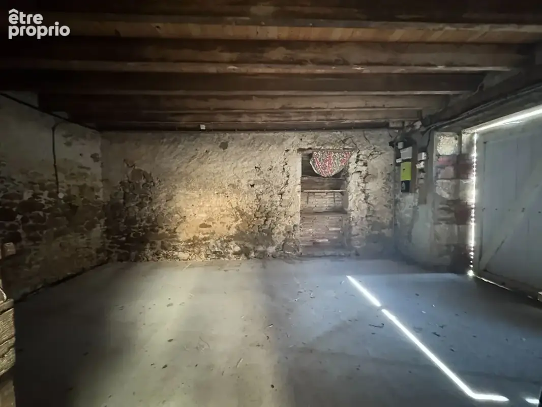 AIZENAY, maison 5 chambres et grandes dépendances sur 2 535 m2 de terrain - photo 10