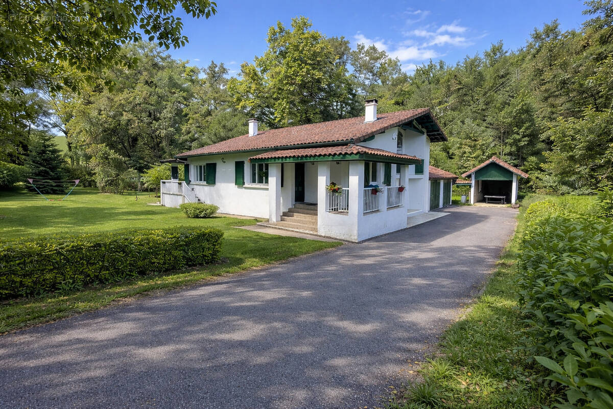 Maison à LARRIBAR-SORHAPURU